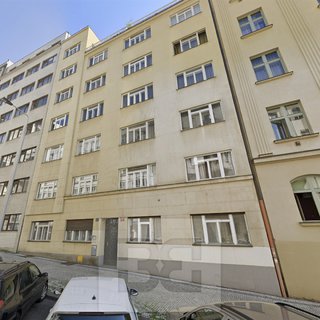 Prodej činžovního domu 1 042 m² Praha, 
