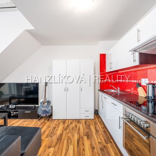 Prodej bytu 1+kk a garzoniéry 43 m² České Budějovice, Otakarova