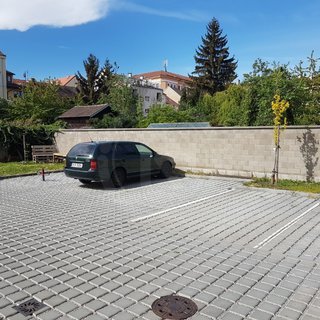 Pronájem parkovacího místa 15 m² České Budějovice, B. Smetany