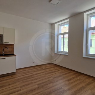 Pronájem bytu 2+kk 30 m² České Budějovice, Lipenská