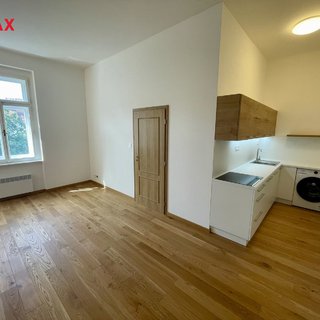 Pronájem bytu 2+kk 45 m² Praha, Ruská