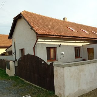 Prodej rodinného domu 350 m² Malý Újezd, 