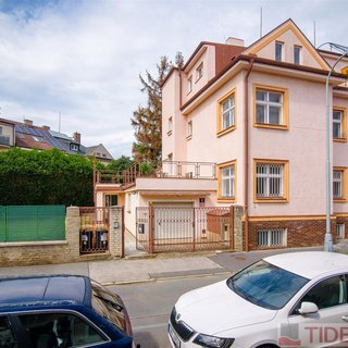 Prodej rodinného domu 370 m² Praha, Přímá