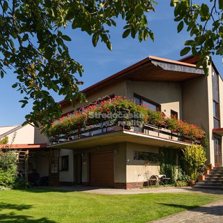 Prodej rodinného domu 360 m² Sruby