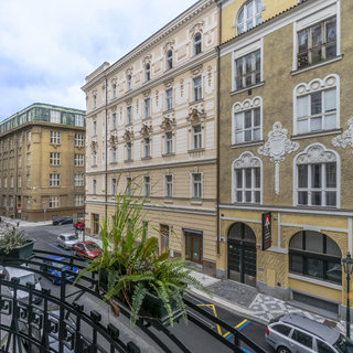 Pronájem bytu 1+kk a garsoniéry 30 m² Praha, Bílkova