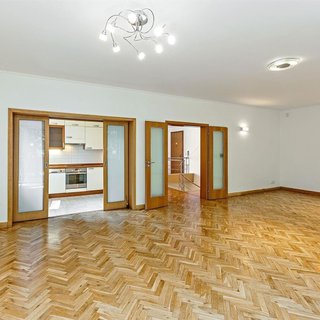 Pronájem bytu 4+1 180 m² Praha, Nad Petruskou