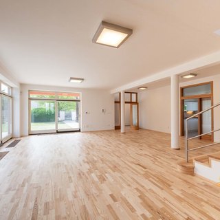 Pronájem rodinného domu 586 m² Praha, Loutkářská