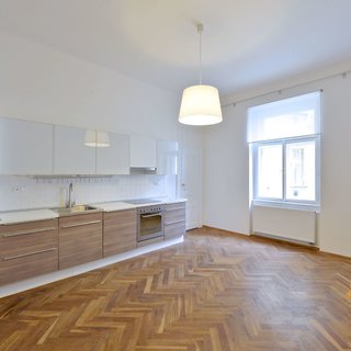 Pronájem bytu 3+kk 93 m² Praha, náměstí Jiřího z Poděbrad