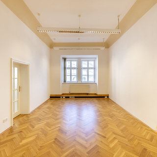 Pronájem kanceláře 29 m² Praha, Loretánské náměstí