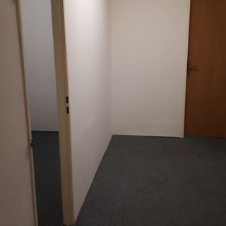 Pronájem kanceláře 50 m² Praha, Petrohradská