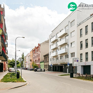 Pronájem bytu 1+kk a garzoniéry 27 m² Brno, Poděbradova
