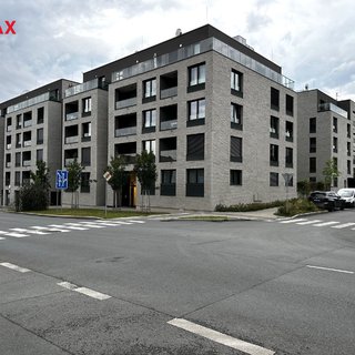 Prodej bytu 1+kk a garsoniéry 32 m² Praha, Na palouku