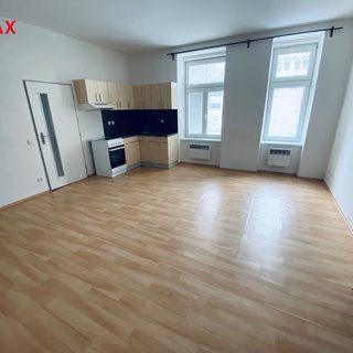 Pronájem bytu 1+kk a garsoniéry 38 m² Plzeň, Klatovská třída