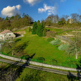 Prodej stavební parcely 1 087 m² Drevníky