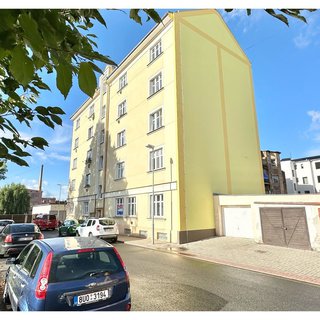 Prodej bytu 2+1 72 m², Československých legií