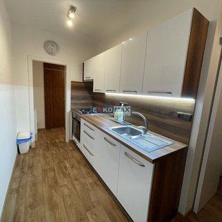 Pronájem bytu 2+1 54 m², Slovácká