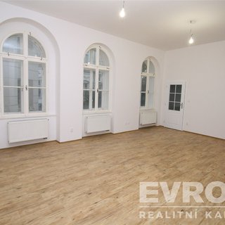 Pronájem bytu 3+1 90 m² Plzeň, Americká