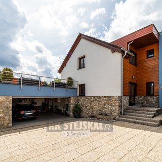 Prodej rodinného domu 261 m² Dubné, 