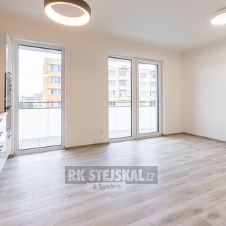 Pronájem bytu 1+kk a garzoniéry 50 m² České Budějovice, O. Nedbala