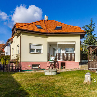 Prodej rodinného domu 199 m² Praha, Obslužná