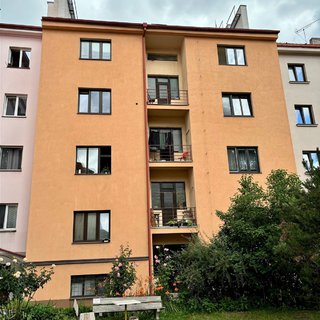 Prodej bytu 2+kk 60 m² Hradec Králové, Buzulucká