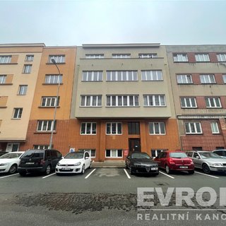 Pronájem bytu 3+kk 82 m² Hradec Králové, Průmyslová