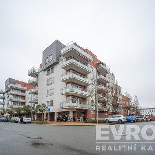 Prodej bytu 2+kk 66 m² Hradec Králové, Rybova