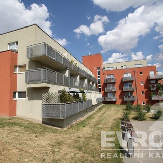Prodej bytu 1+kk a garsoniéry 46 m² Praha, Za zámečkem