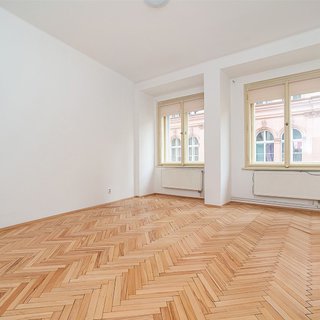 Pronájem bytu 3+1 80 m² Praha, Perlová