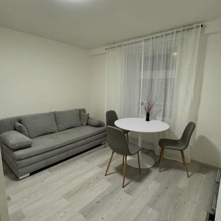 Pronájem bytu 1+kk a garsoniéry 39 m² Praha, Podskalská