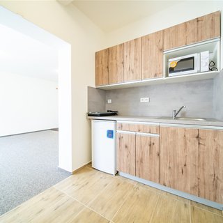 Pronájem bytu 1+kk a garzoniéry 28 m² Zlín, L. Váchy