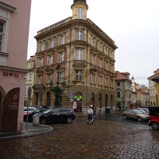 Prodej bytu 5+1 a více 181 m² Praha, Dražického náměstí