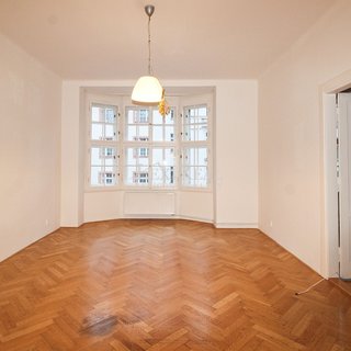 Pronájem bytu 3+1 105 m² Praha, Charlese de Gaulla