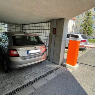 Pronájem parkovacího místa 15 m² Praha, Skloněná