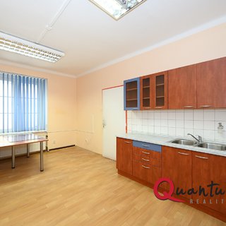 Pronájem kanceláře 91 m² Praha, U Slovanské pojišťovny