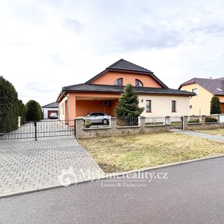 Prodej rodinného domu 300 m² Vrbovec, 