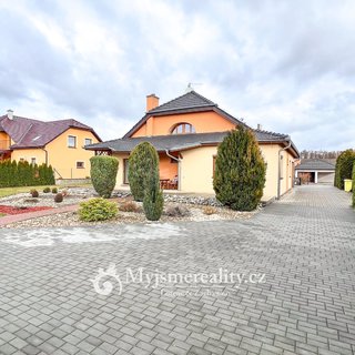 Prodej rodinného domu 300 m² Vrbovec, 