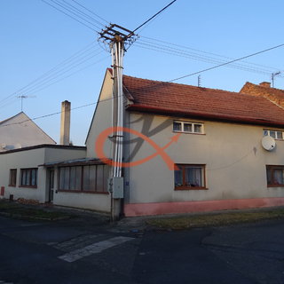 Prodej rodinného domu 213 m² Měrovice nad Hanou, 