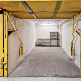 Prodej garáže 18 m² Praha, Navigátorů