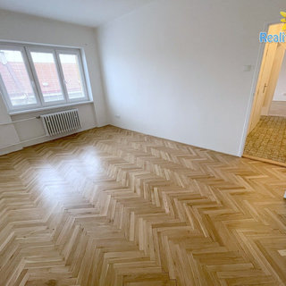Pronájem bytu 2+1 56 m² Praha, Podolská