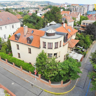 Prodej rodinného domu 592 m² Praha, Na sypčině