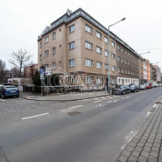 Prodej bytu 2+1 49 m² Praha, Černokostelecká