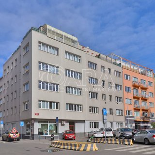 Prodej bytu 1+1 40 m² Praha, U gymnázia