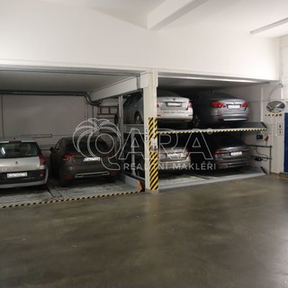 Pronájem garáže 18 m² Praha, Štěpánská