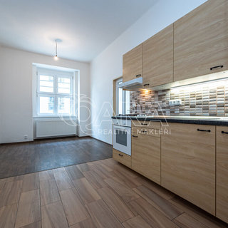 Pronájem bytu 2+1 68 m² Praha, Přístavní