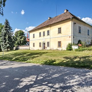 Prodej rodinného domu 500 m² Všejany, U Školy
