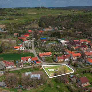 Prodej stavební parcely 988 m² Liteň