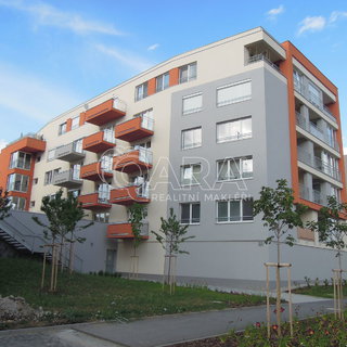 Prodej bytu 1+kk a garzoniéry 40 m² Praha, Toufarova