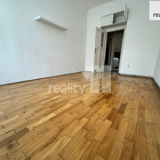 Pronájem bytu 1+1 45 m² Praha, U Harfy
