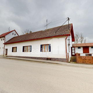 Prodej rodinného domu 176 m² Senožaty, 